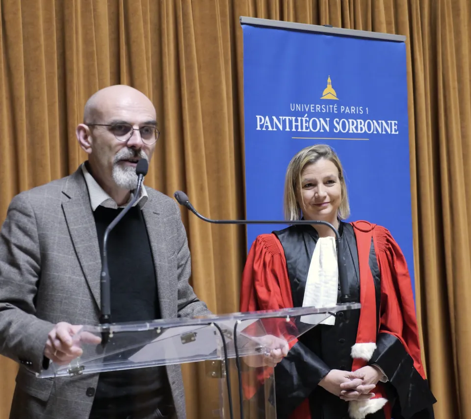 Monsieur Durelle-Marc et Madame Ranouil félicitent les nouveaux diplômés
