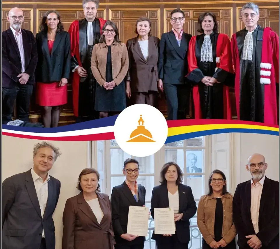 Photo du personnel présent lors de la signature