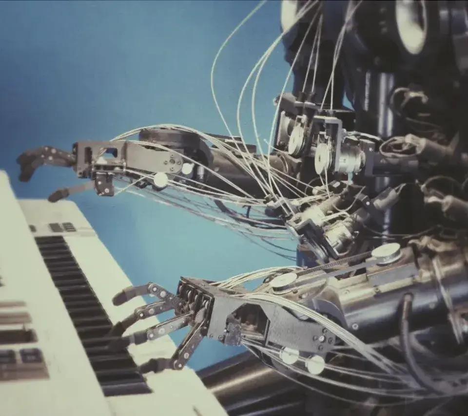 Robot IA jouant du piano
